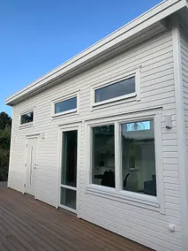 Adorable guesthouse with AC and free parking - Image 3