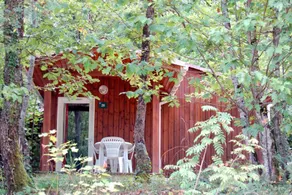 Wooden chalet near fishing lake - Image 3