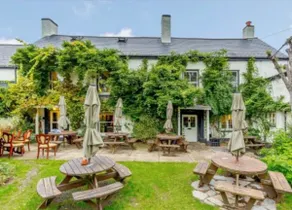 Luxurious 3 Bedroom Apartment above an Olde Inn - Image 3