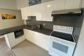 Bayview Suite Within Forested Mountains Near Lake - Image 5