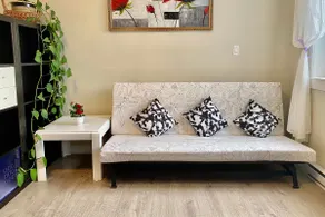 Bayview Suite Within Forested Mountains Near Lake - Image 2