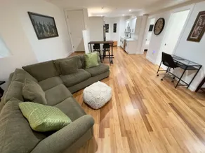 Upscale Unit 1 at Perrin Place - Image 4