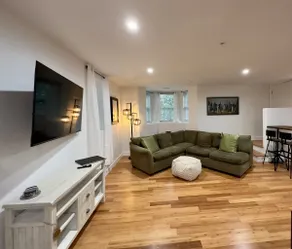 Upscale Unit 1 at Perrin Place - Image 2