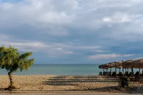 Beachfront Vintage Studio Kallikratis - Image 2