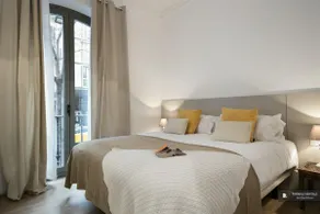 Authentic Apartment Near Plaza Catalunya - Image 5