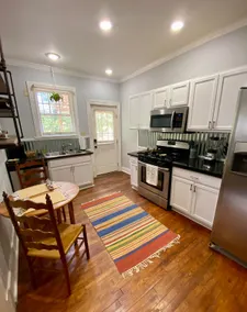 Homey 1 BR unit across from Belhaven Town Center - Image 4