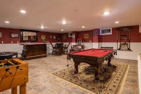 Large Mountain Lodge, Pet Friendly, w/ Hot Tub, and Sports Bar/Game Room. - Image 5