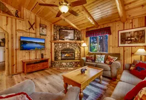 Location, Location, Location!! Emerald Isle Cabin - Image 3
