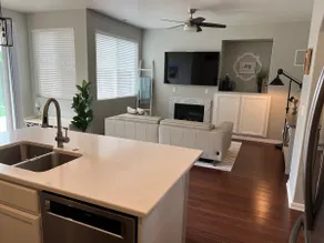KING Bed•Hot Tub•Parks•Large Patio•4 Bedrooms - Image 4