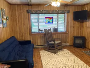 Cozy Creek Cabin 1-Bedroom Cabin next to Pipestem - Image 3