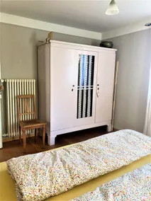 Lovingly furnished old building apartment with lake view - Image 4