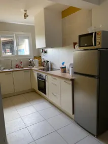 Fully equipped 2 bedroom apartment + pool access - Image 5