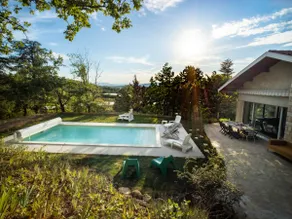 Drôme villa nestled in the woods - Image 2