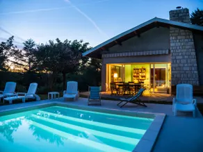 Drôme villa nestled in the woods - Image 3