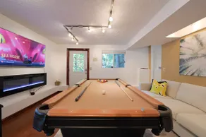 Salmon Creek Chalet Daylight Basement - Image 5