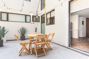 Nice & Centric Flat with Terrace - Image 4