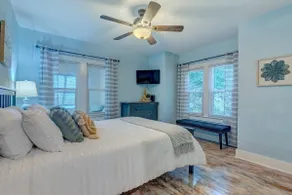 Luxury Bungalow Close to Beaches - Image 3