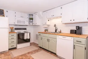 Cozy, Private Apartment, Centrally Located - Image 2