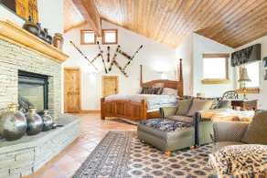 Stunning mountainside home in West Vail - Image 3