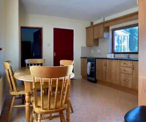 Lily's - 3 Bedroom Country Cottage with Large Garden - Image 3