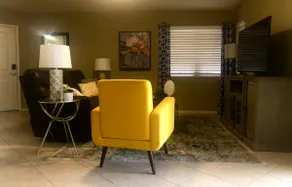 Very comfortable 2 br / 2 ba with parking on site. - Image 4