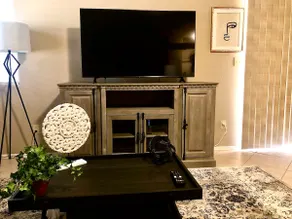 Very comfortable 2 br / 2 ba with parking on site. - Image 2