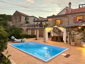 Il Melograno | Charming villa in Vrbanj, Hvar - Image 2
