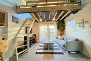 Cozy, unique, pet friendly loft near Granbury - Image 3