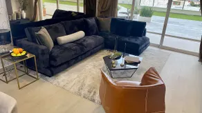 Nice 2 bedroom condo in front of the pool - Image 3