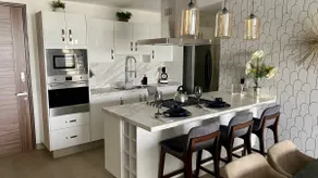 Nice 2 bedroom condo in front of the pool - Image 4