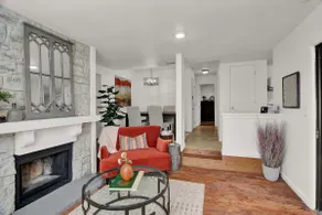 Condo centrally located and updated - Image 2