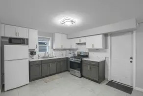 Discover Nature’s Glory! Perfect Family Home - Image 4