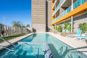 Walkable Spacious Apartment w/ Pool - Image 5