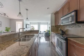 Cozy Large Family Home near Lake, AC, Full Kitchen - Image 4
