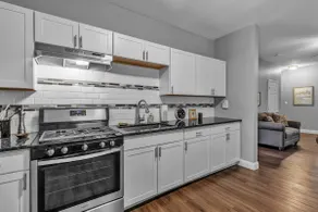 *NEW*Lower 3bd unit in the west side FREE PARKING - Image 4