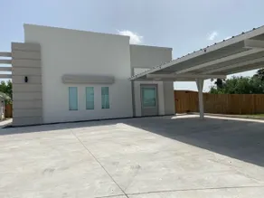 Modern comfortable retreat in gated community! - Image 3