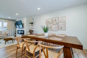6-Bedroom Home • 2 Kitchens • Groups Near Niagara - Image 4