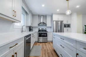 6-Bedroom Home • 2 Kitchens • Groups Near Niagara - Image 5