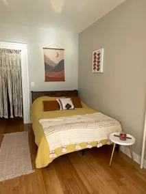 Downtown Oasis-1 bedroom-Walk to it all-sleeps 4 - Image 3