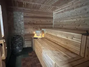 Play @ The Hideaway - hot tub, sauna, gymnasium - Image 4