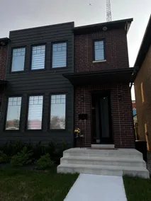 Luxurious and Modern Home | Sleeps 8 - Image 2