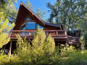Creekside Cabin | Tub, Grill, Fireplace & Yosemite - Image 4