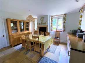 Cotswold House overlooking the river with parking - Image 4