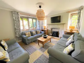 Cotswold House overlooking the river with parking - Image 3