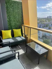 Luxury South Yarra Retreat: Pool, Gym, City Views - Image 3