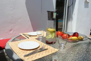 Mediterranean poolside garden cottage - Image 2