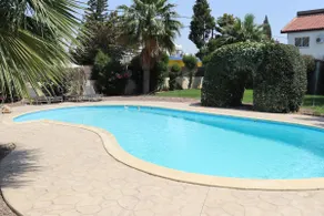 Mediterranean poolside garden cottage - Image 3