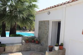 Mediterranean poolside garden cottage - Image 5