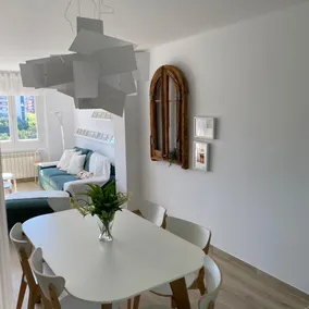 Apartment in the old town with river views - Image 5