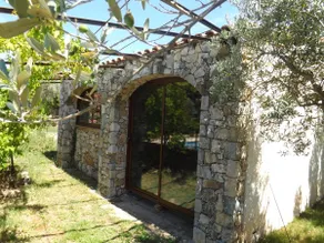 Nice stone cottage, large swimming pool and garden - Image 2